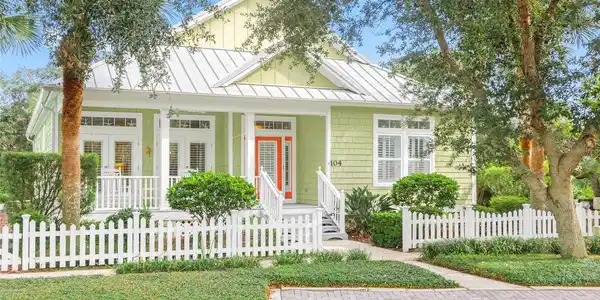 104 ISLAND COTTAGE WAY