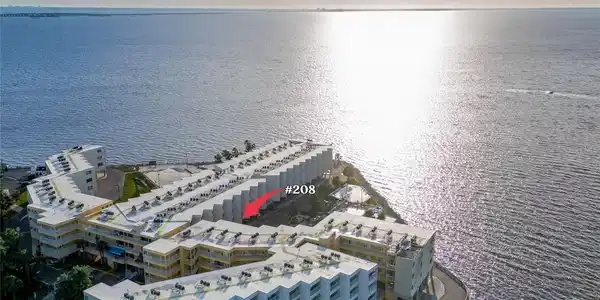 2506 N ROCKY POINT DRIVE