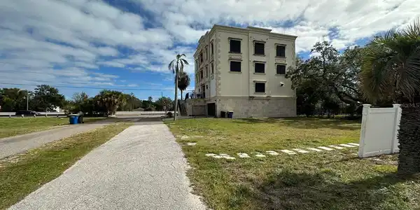3075 CHERRY LANE
