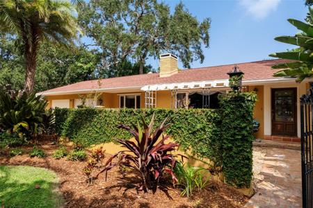 1713 NORTH DRIVE