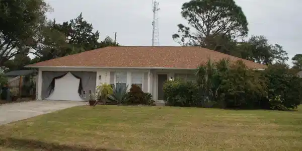 2715 BANYAN DRIVE