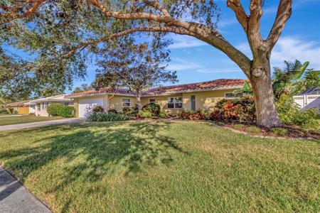 2417 CARLISLE PLACE