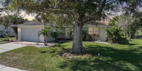 2925 MAGDALINA DRIVE