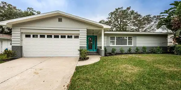 1356 WHISPERING PINES DRIVE