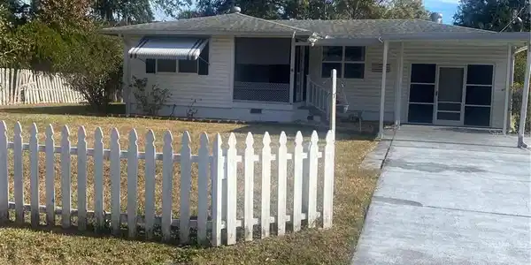 2017 ROYAL PALM DRIVE