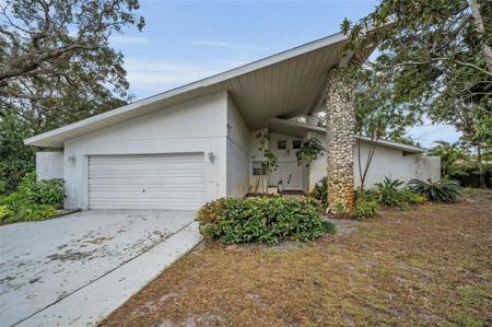 419 WAYFARER COURT