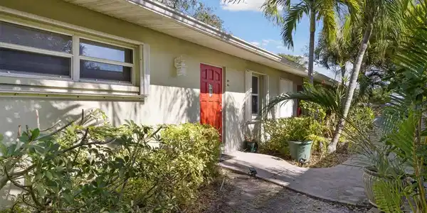 236 WOODLAND AVENUE