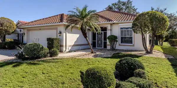 444 PINEWOOD LAKE DRIVE