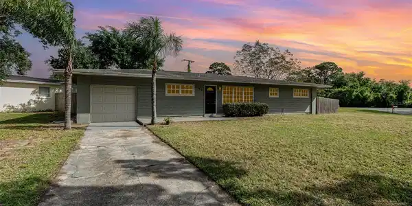1885 GOLFVIEW DRIVE