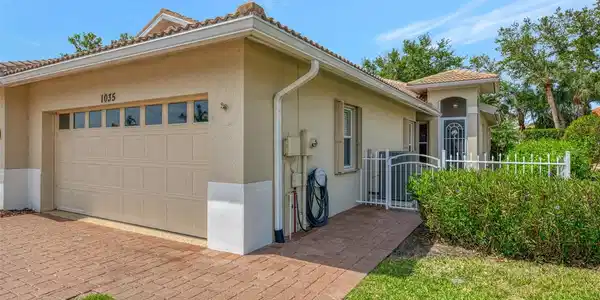 1035 TOPELIS DRIVE