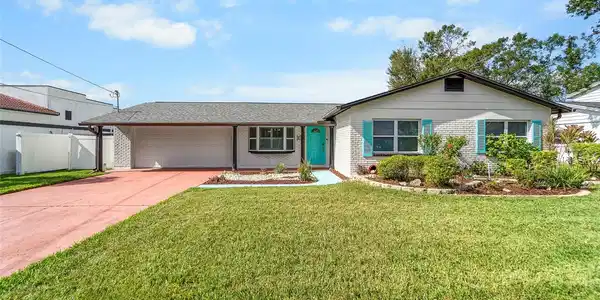 4620 BAY CREST DRIVE
