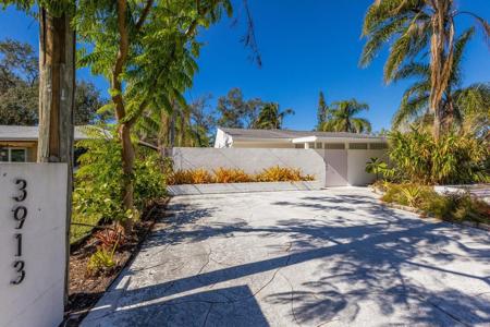3913 CHAPEL DRIVE