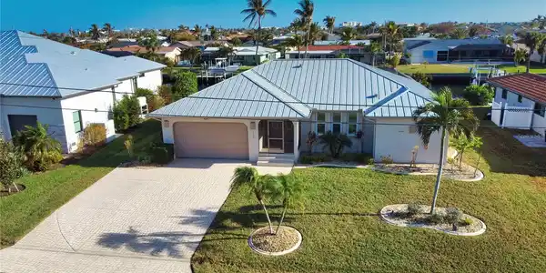 330 SORRENTO COURT