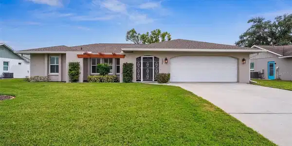 1236 PINEBROOK WAY
