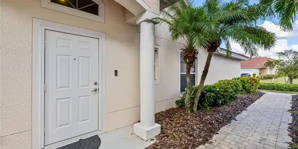 3841 ALBACETE CIRCLE