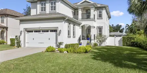 6208 SANDERS DRIVE