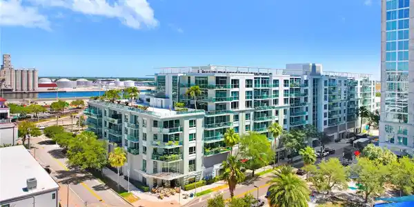 912 CHANNELSIDE DRIVE