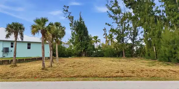 3925 MAGNOLIA WAY