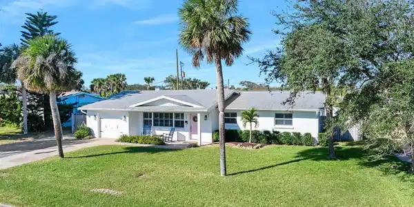 35 COUNTRY CLUB DRIVE