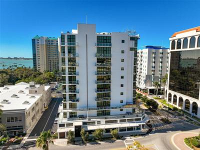 300 S PINEAPPLE AVENUE