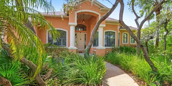 14 OASIS CIRCLE