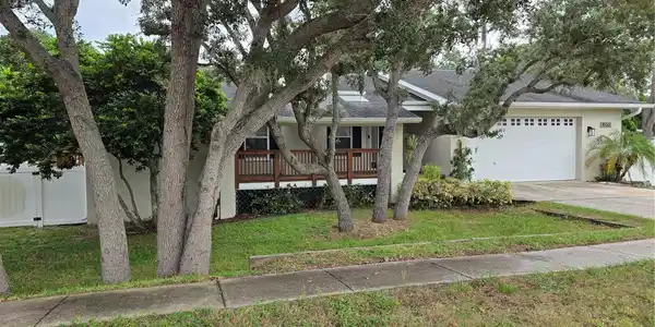 1033 ROSETREE LANE