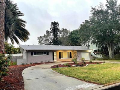 320 LAGOON DRIVE