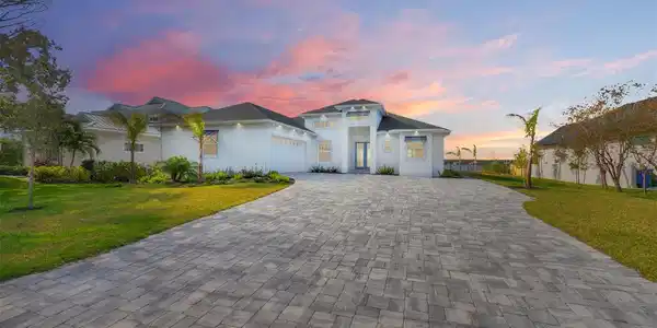 118 RIVER LANE
