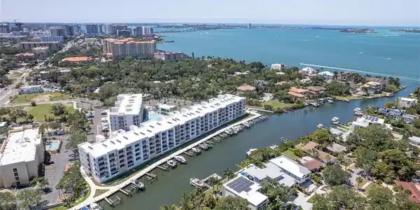 1703 N TAMIAMI TRAIL