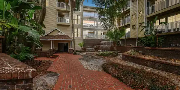1000 W HORATIO STREET