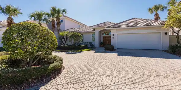 2 MALAGA COURT