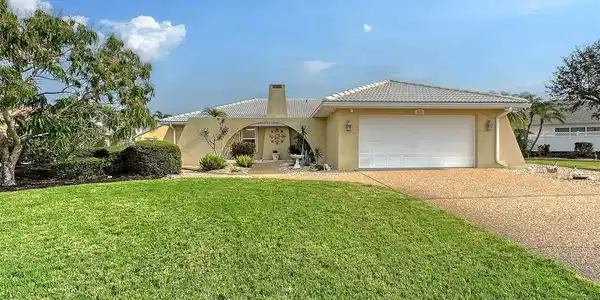 518 BOXWOOD LANE