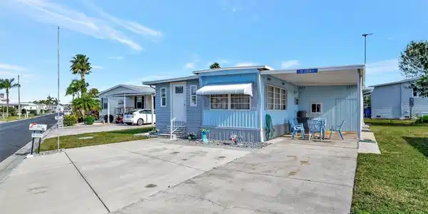 107 W SAINT LUCIA LOOP
