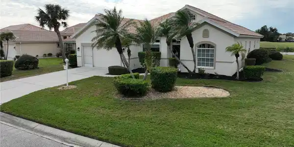 6769 GREENVIEW LANE