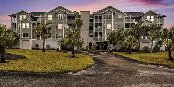 5727 BISCAYNE COURT