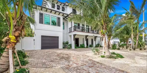 6506 GULF DRIVE