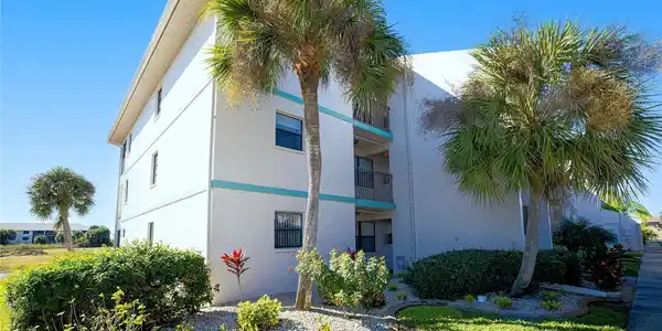 175 KINGS HIGHWAY