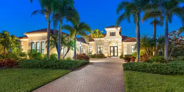 10990 PENTAS ROYALE COURT