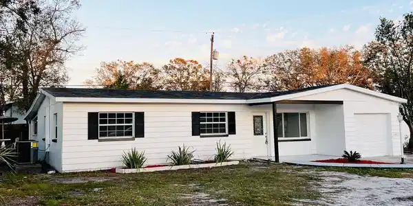 5109 GATEWAY DRIVE
