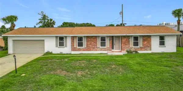 105 BANYAN DRIVE