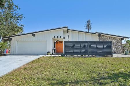 494 E SHADE DRIVE