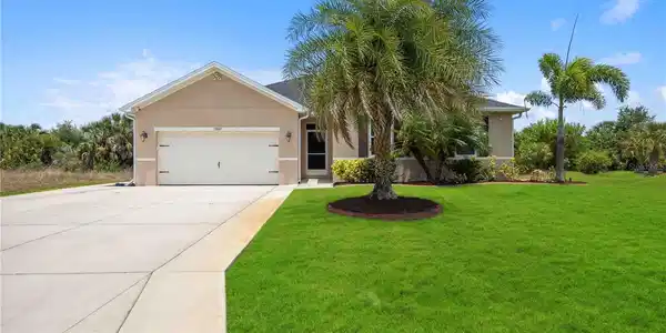 15889 VISCOUNT CIRCLE