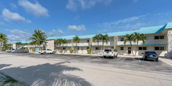 389 ANGLERS DRIVE N