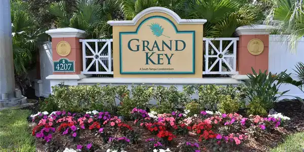 4207 S DALE MABRY HIGHWAY