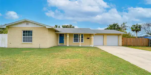 8504 WOODALL COURT