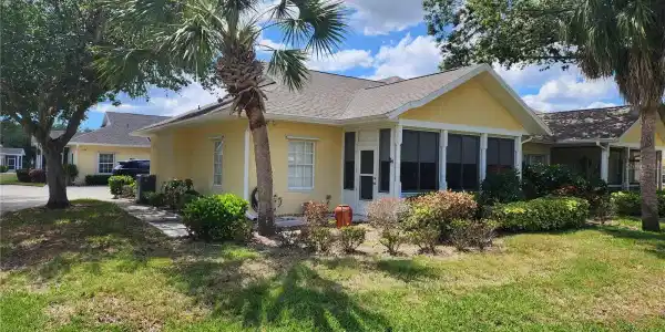 1542 RED OAK LANE
