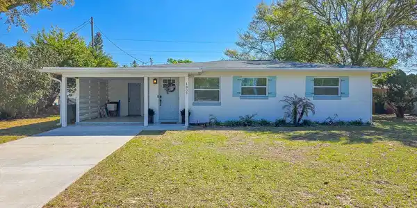 1807 GOLFVIEW BOULEVARD