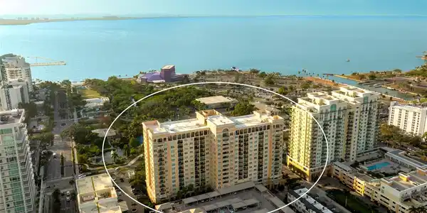 750 N TAMIAMI TRAIL