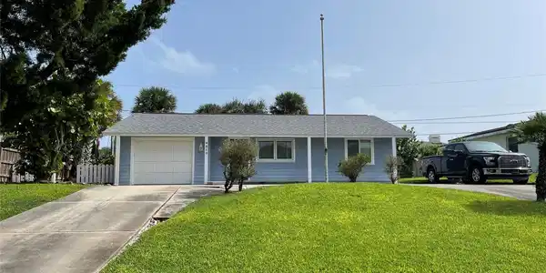 4513 Saxon DRIVE