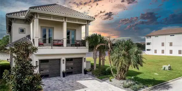 230 YACHT HARBOR DRIVE